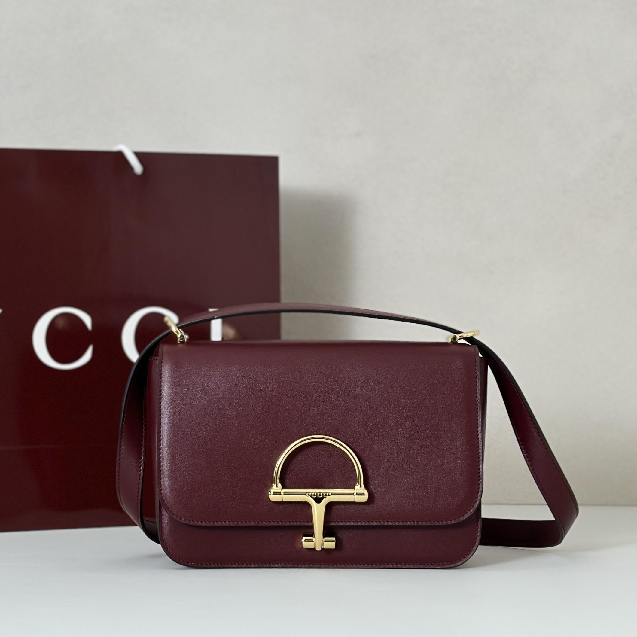 GUCCI】シエナ GGキャンバス ショルダーバッグ クロスボディ ボルドー